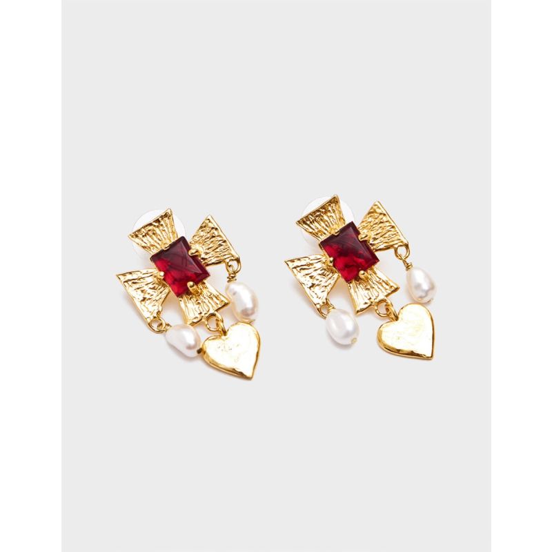 Owl Face Earring with Blink Garnet Eye